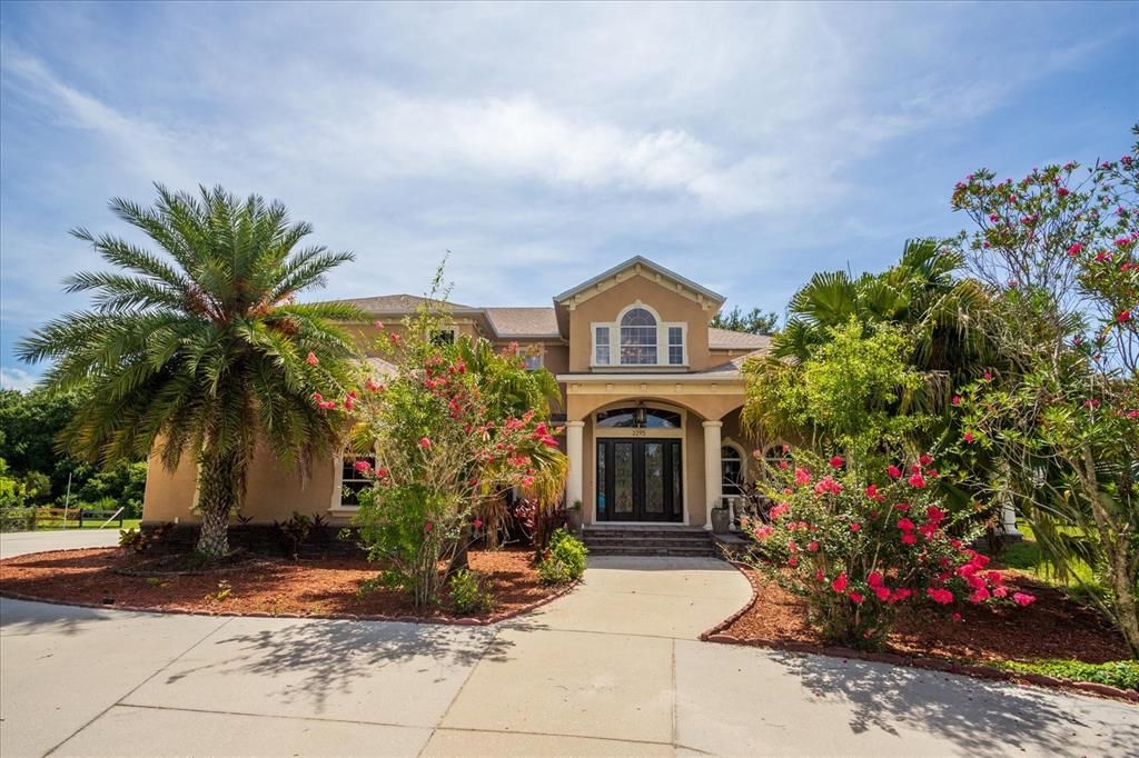 Recently Sold: $1,200,000 (5 beds, 6 baths, 6034 Square Feet)