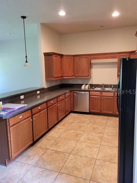 Recently Sold: $219,000 (2 beds, 2 baths, 1865 Square Feet)
