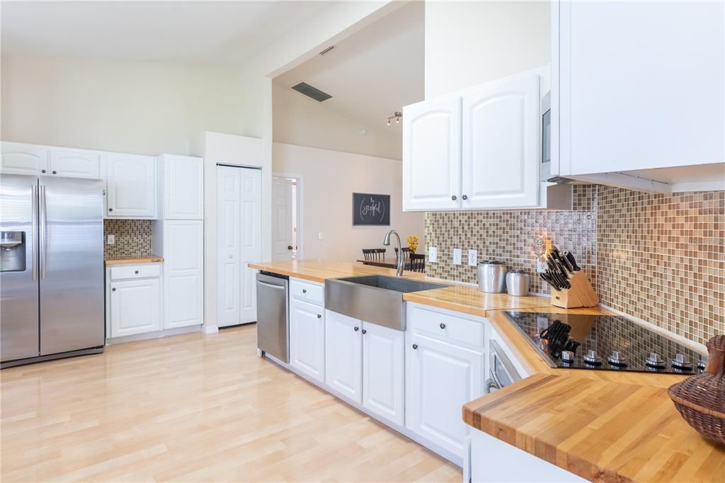 Recently Sold: $355,000 (3 beds, 2 baths, 1630 Square Feet)