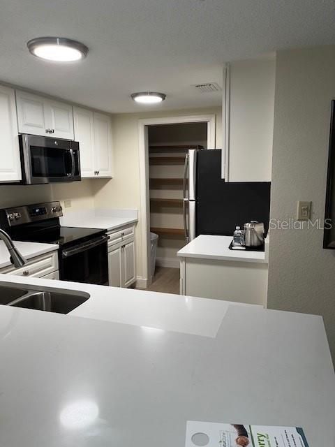 Recently Sold: $240,000 (1 beds, 1 baths, 825 Square Feet)