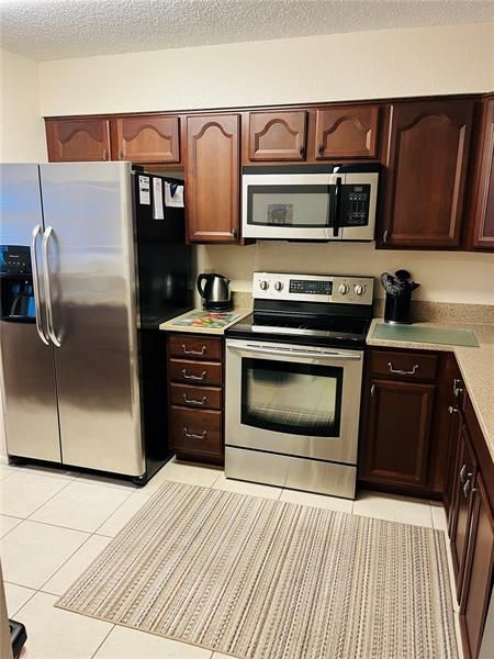 Recently Rented: $2,300 (2 beds, 2 baths, 960 Square Feet)