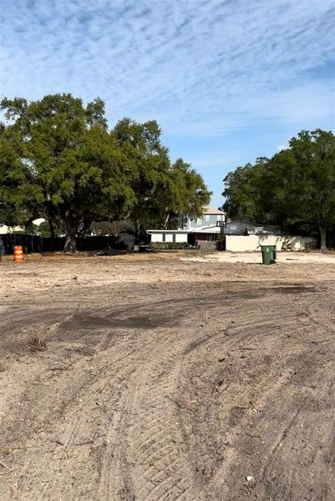 最近售出: $1,085,000 (0.27 acres)