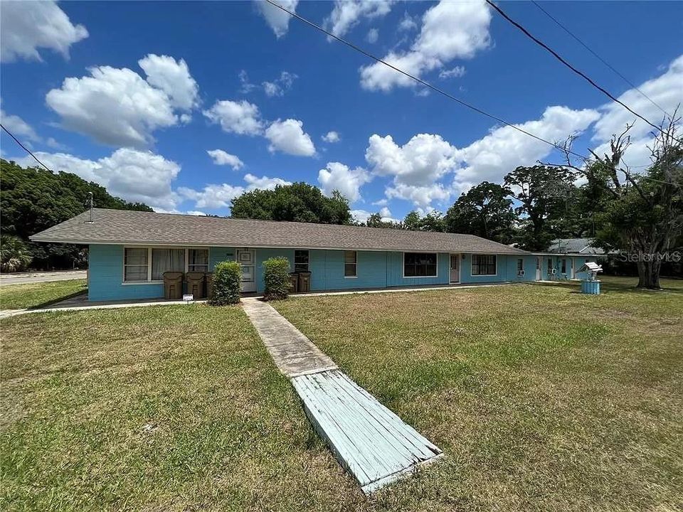 Recently Rented: $2,500 (4 beds, 1 baths, 2408 Square Feet)