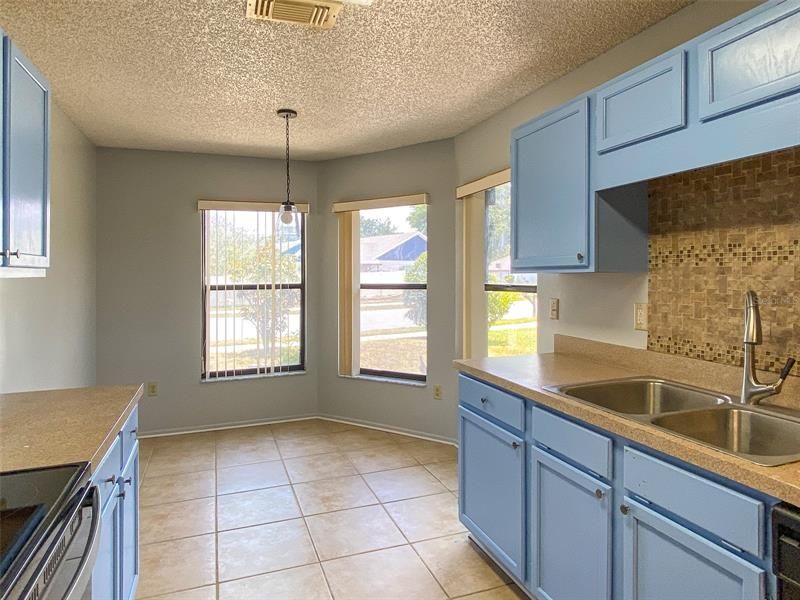 Recently Rented: $2,500 (3 beds, 2 baths, 1518 Square Feet)