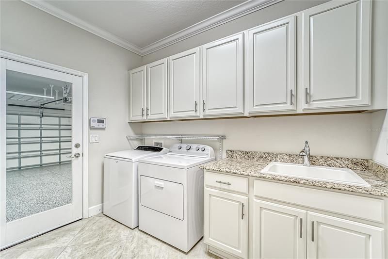 Recently Sold: $460,000 (2 beds, 2 baths, 1800 Square Feet)
