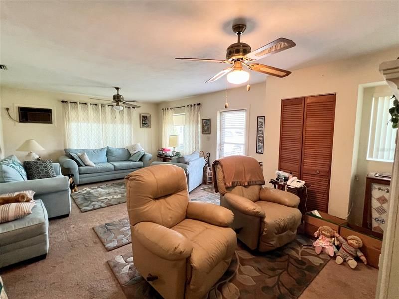 Recently Sold: $220,000 (2 beds, 2 baths, 1073 Square Feet)