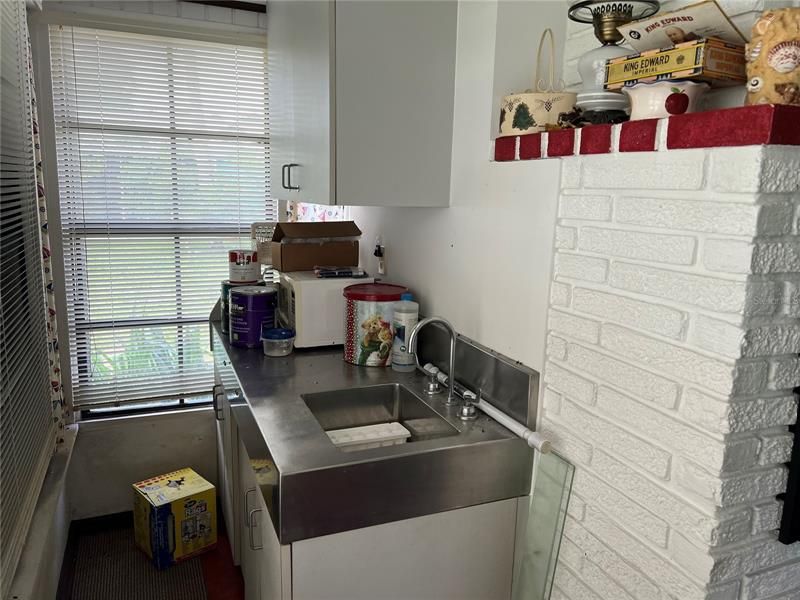 Recently Sold: $220,000 (2 beds, 2 baths, 1073 Square Feet)