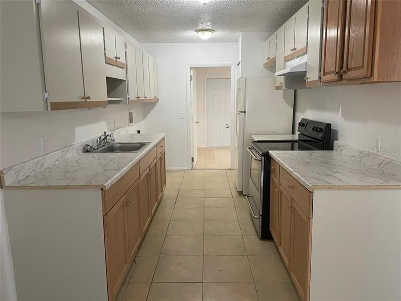 Recently Rented: $1,400 (3 beds, 2 baths, 1140 Square Feet)