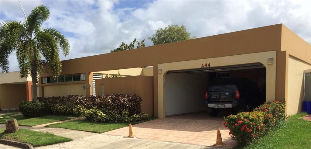 Vendido Recientemente: $325,000 (4 camas, 2 baños, 2109 Pies cuadrados)