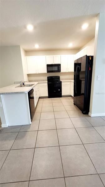 Recently Rented: $2,200 (3 beds, 2 baths, 1516 Square Feet)