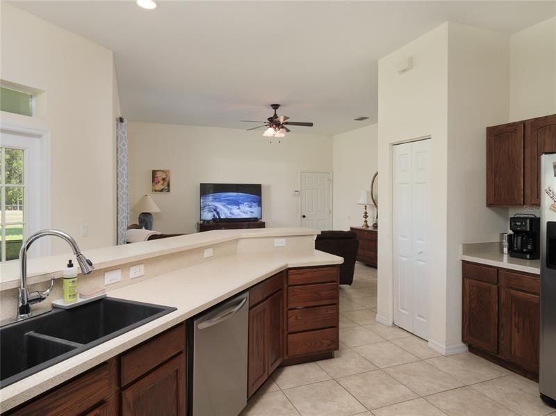 Recently Sold: $1,950,000 (3 beds, 2 baths, 2088 Square Feet)