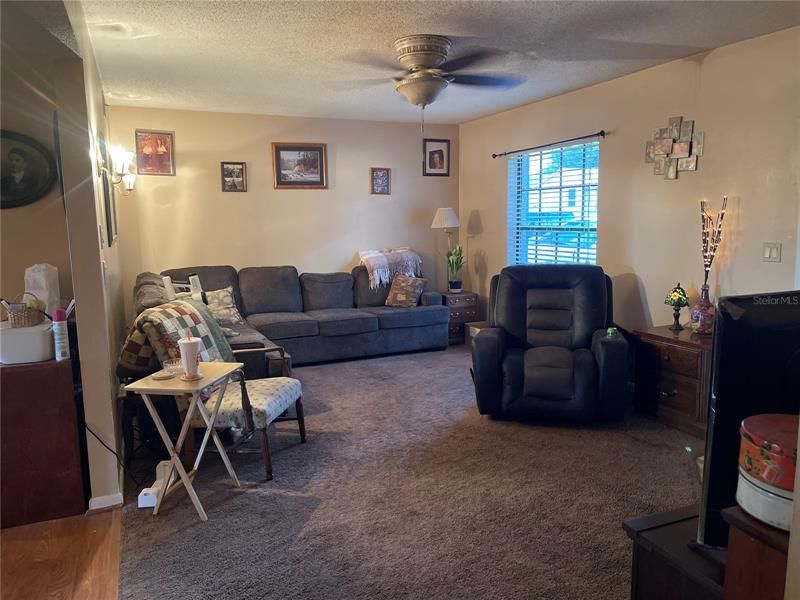 Recently Sold: $194,900 (2 beds, 2 baths, 1102 Square Feet)