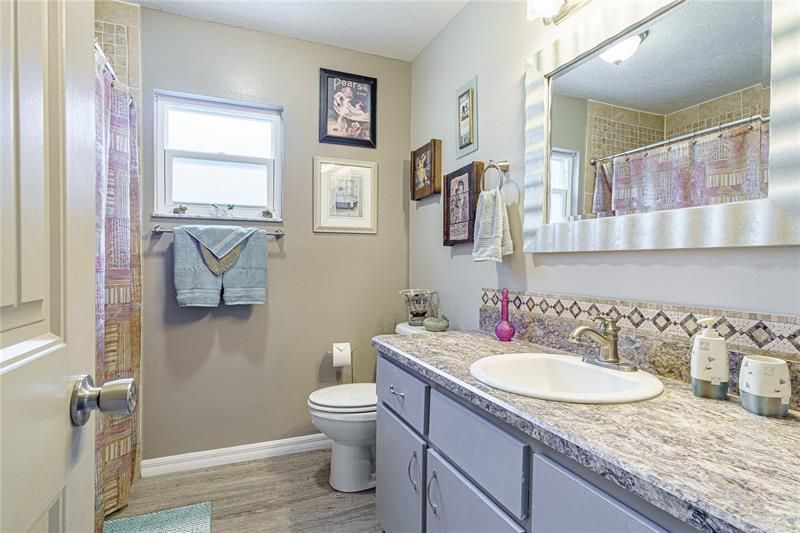 Large 2nd bath near 2nd bedroom to give that double master feel.