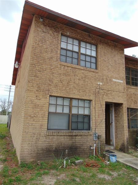 Recently Sold: $98,500 (2 beds, 1 baths, 1132 Square Feet)
