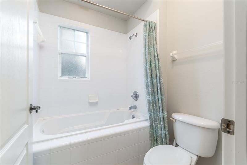 Недавно арендовано: $2,300 (2 спален, 2 ванн, 1401 Квадратных фут)