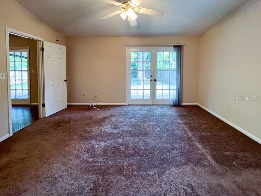 Recently Rented: $1,800 (3 beds, 2 baths, 1318 Square Feet)