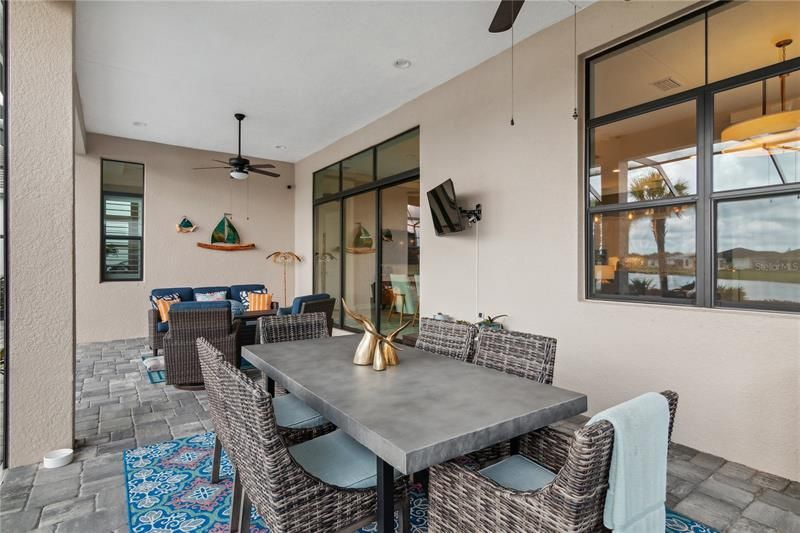 Recently Sold: $1,025,000 (3 beds, 3 baths, 2398 Square Feet)