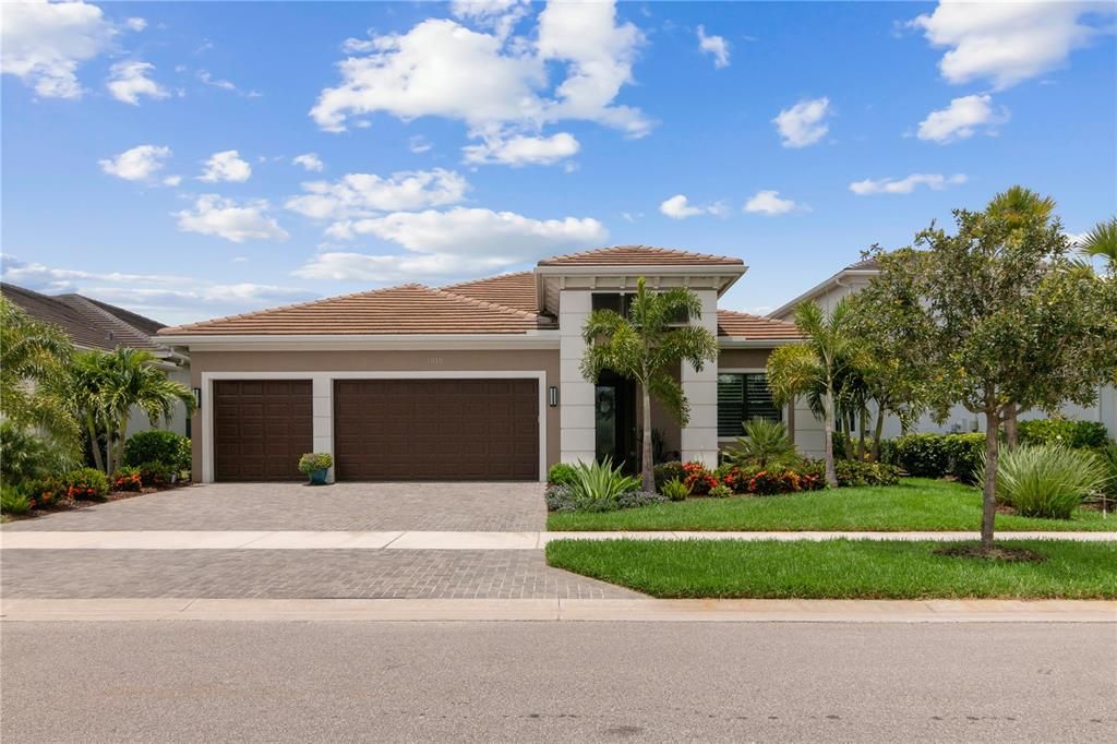 Recently Sold: $1,025,000 (3 beds, 3 baths, 2398 Square Feet)