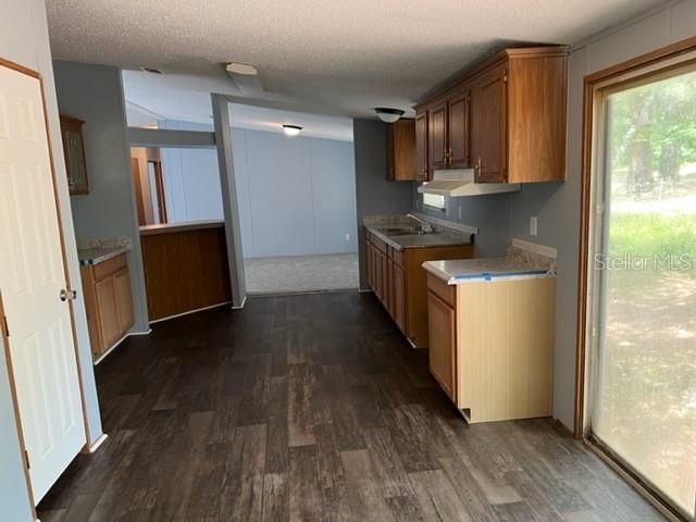 Recently Sold: $99,900 (4 beds, 2 baths, 2052 Square Feet)