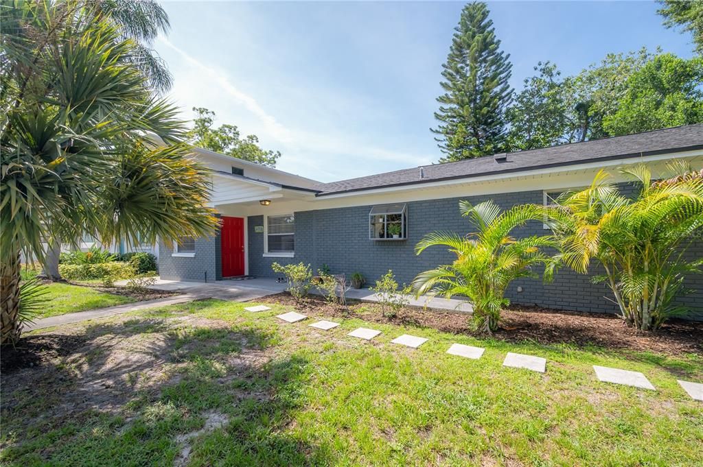 Recently Sold: $519,000 (4 beds, 2 baths, 2071 Square Feet)