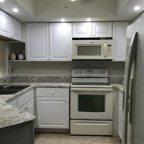 Recently Sold: $290,000 (2 beds, 2 baths, 1012 Square Feet)