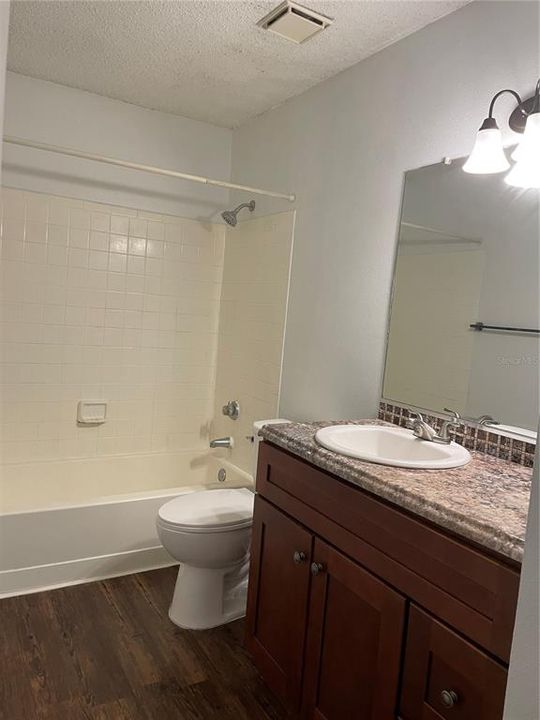 Recently Rented: $1,200 (1 beds, 1 baths, 662 Square Feet)