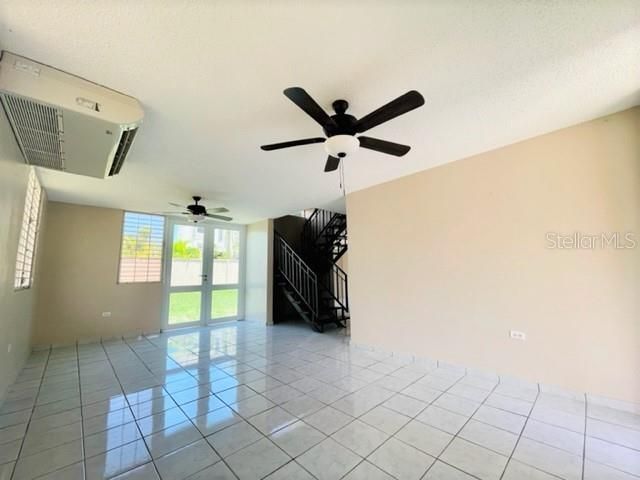 Recently Sold: $300,000 (4 beds, 2 baths, 1730 Square Feet)