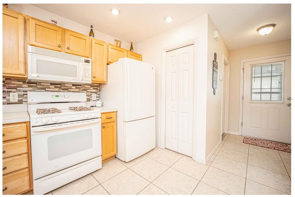 For Rent: $2,800 (2 beds, 2 baths, 1194 Square Feet)
