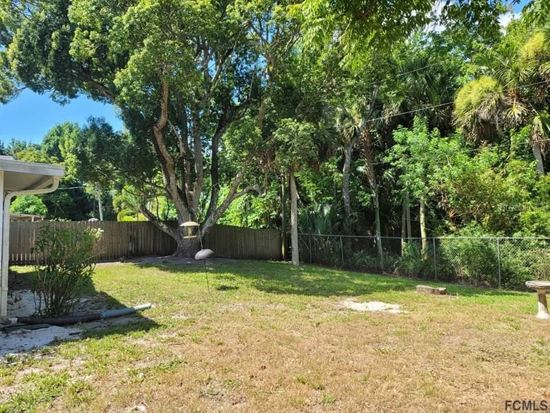 Recently Sold: $315,000 (3 beds, 2 baths, 1570 Square Feet)