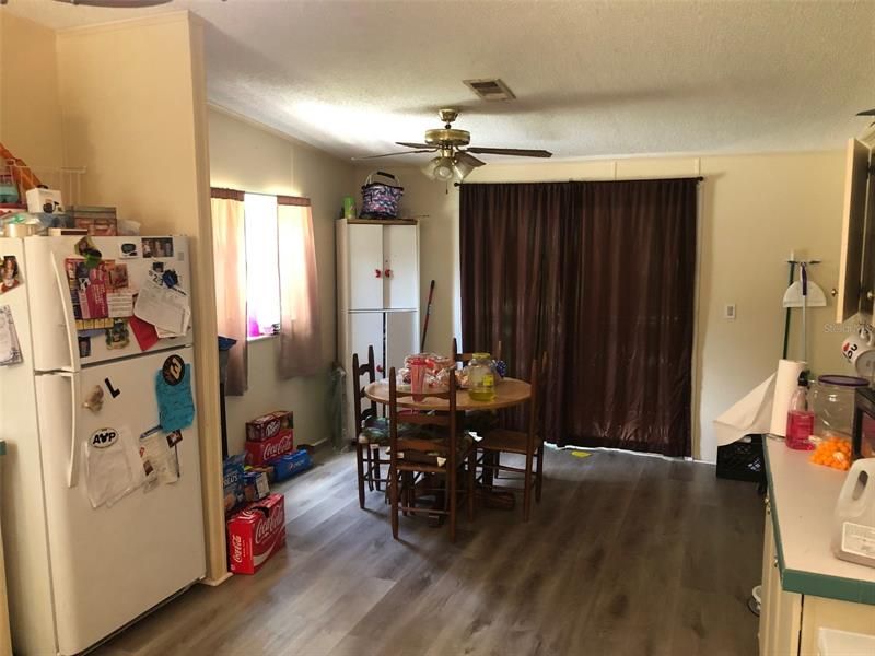 Recently Sold: $160,000 (3 beds, 2 baths, 1824 Square Feet)
