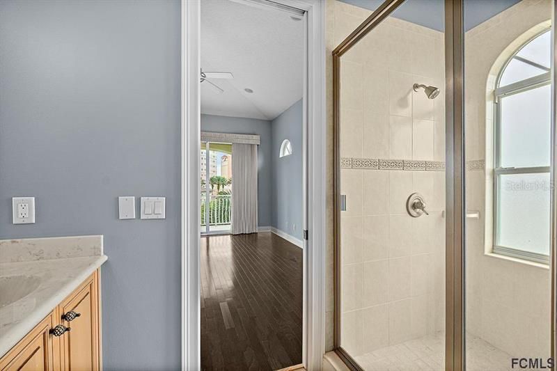 Недавно арендовано: $4,900 (4 спален, 5 ванн, 3704 Квадратных фут)