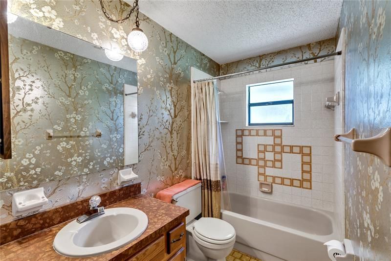 最近售出: $265,000 (3 贝兹, 2 浴室, 1330 平方英尺)