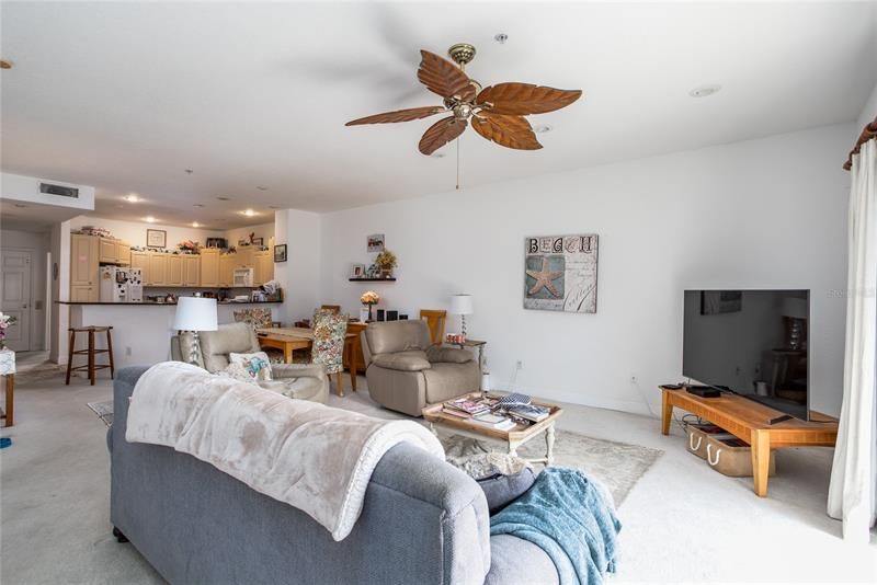 Recently Sold: $825,000 (3 beds, 3 baths, 2115 Square Feet)