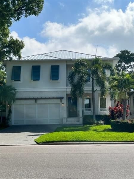 Recently Sold: $2,514,000 (5 beds, 3 baths, 4042 Square Feet)