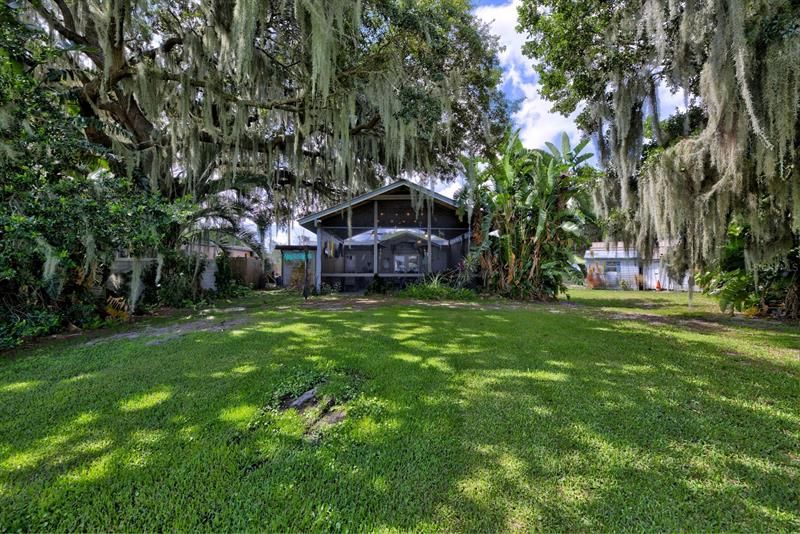 Recently Sold: $1,000,000 (2 beds, 1 baths, 2539 Square Feet)