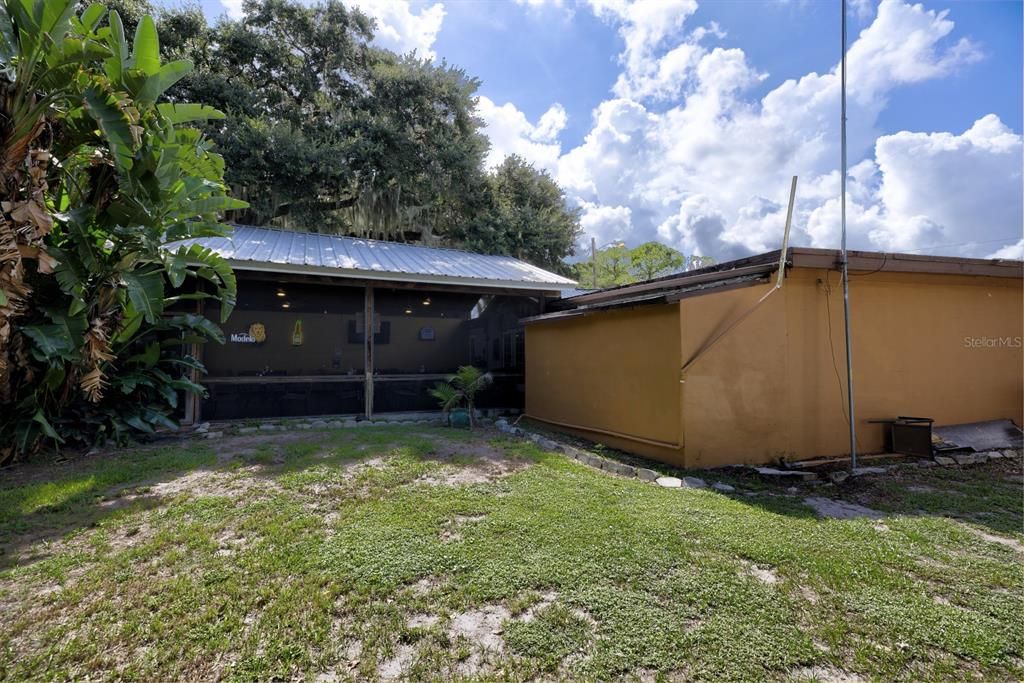 Recently Sold: $1,000,000 (2 beds, 1 baths, 2539 Square Feet)