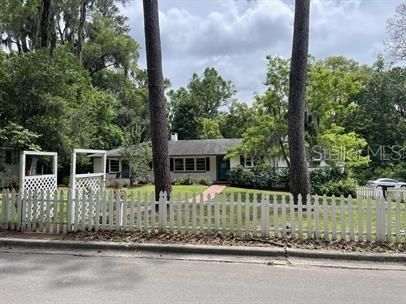 Recently Rented: $3,200 (5 beds, 4 baths, 3278 Square Feet)