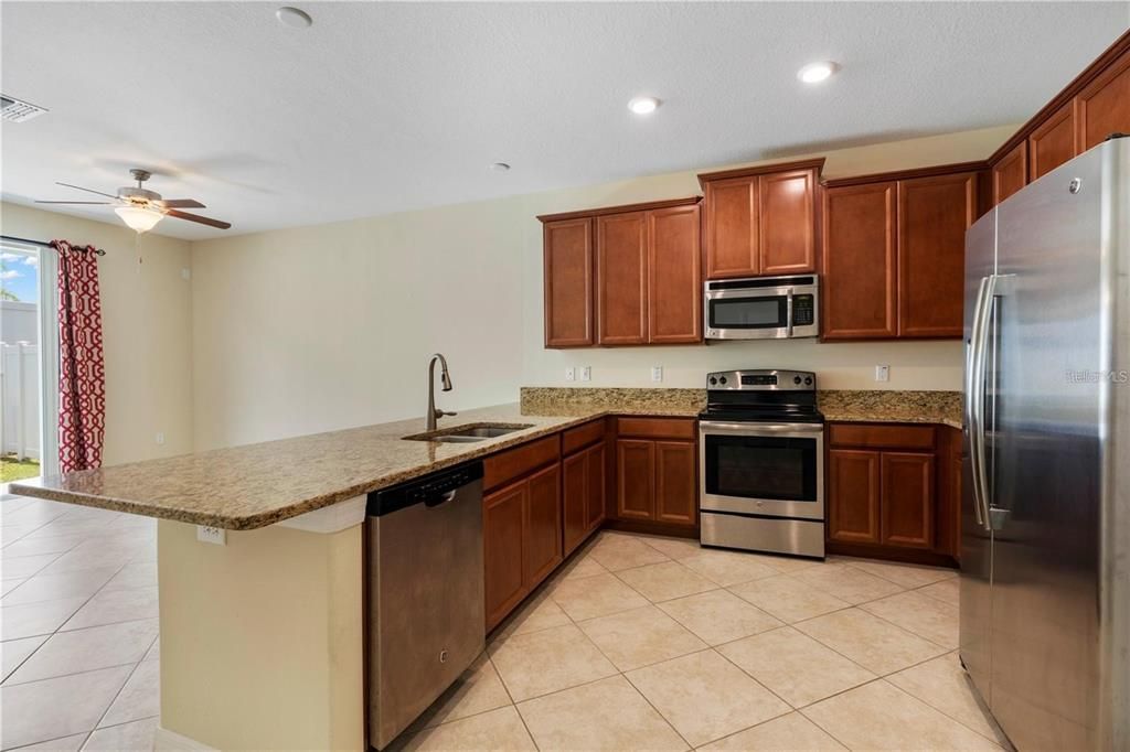 Recently Rented: $1,650 (2 beds, 2 baths, 1374 Square Feet)