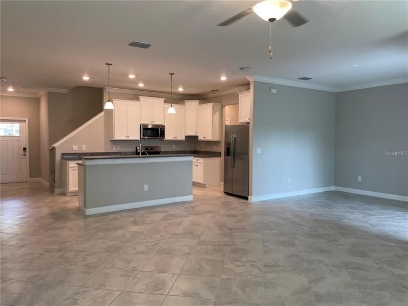 Recently Rented: $2,700 (3 beds, 2 baths, 2319 Square Feet)