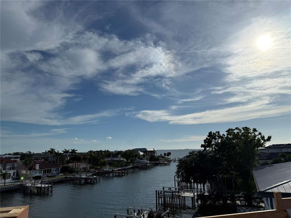 合同活跃: $7,255,861 (5 贝兹, 5 浴室, 6063 平方英尺)