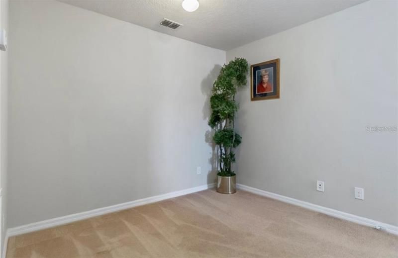 Recently Rented: $2,300 (3 beds, 2 baths, 1600 Square Feet)