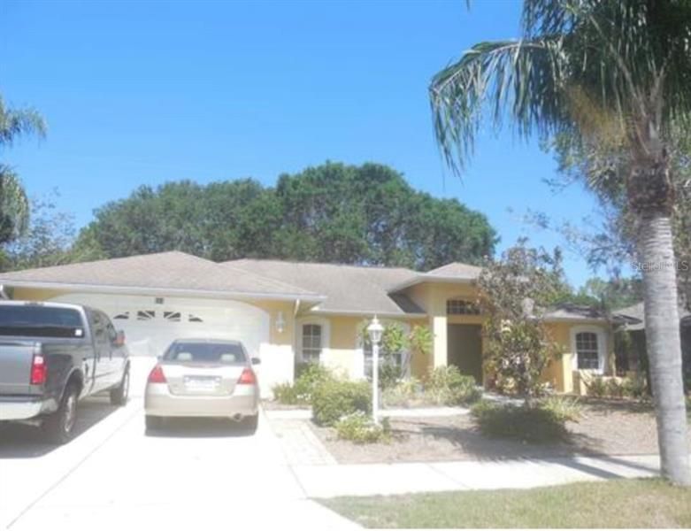 Recently Sold: $440,000 (4 beds, 2 baths, 1749 Square Feet)