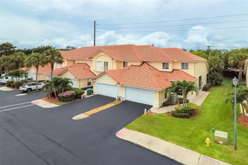 Recently Sold: $450,000 (3 beds, 3 baths, 2424 Square Feet)