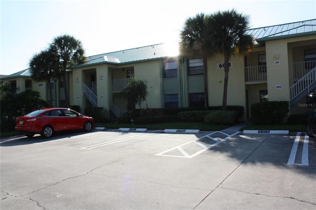 Recently Sold: $180,000 (2 beds, 2 baths, 865 Square Feet)