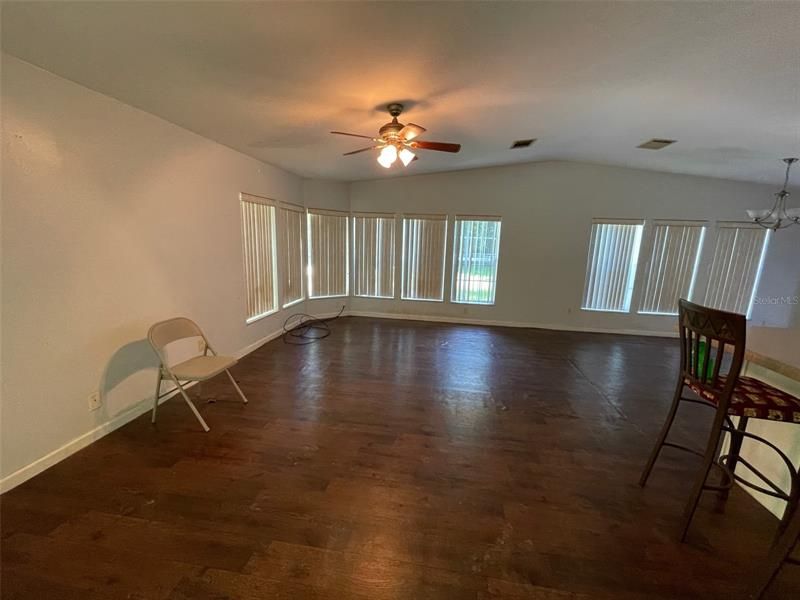 Recently Sold: $130,000 (2 beds, 2 baths, 1458 Square Feet)