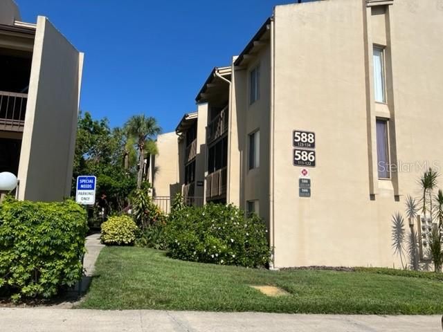 Recently Sold: $125,000 (1 beds, 1 baths, 607 Square Feet)