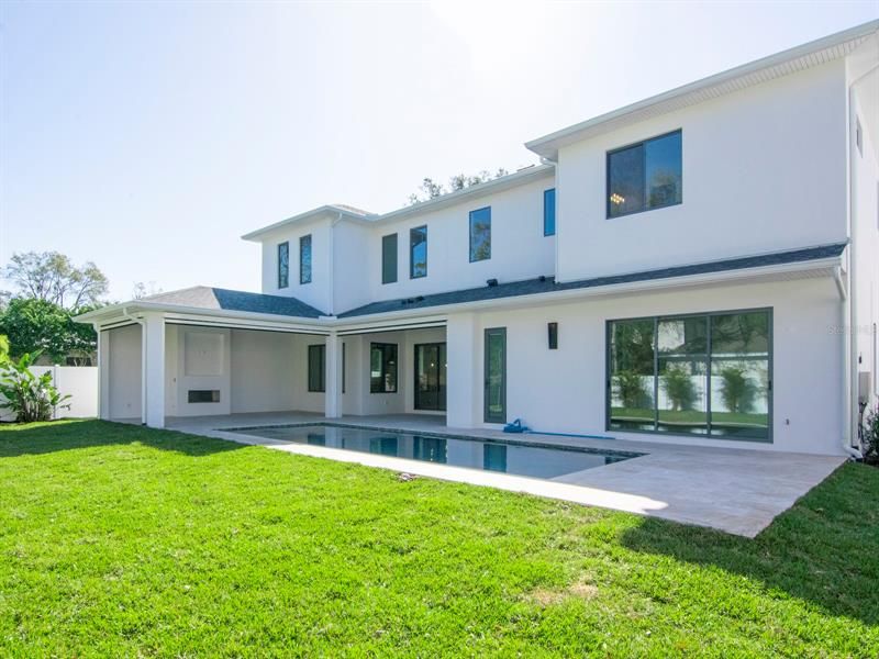Recently Sold: $3,900,000 (5 beds, 5 baths, 6106 Square Feet)