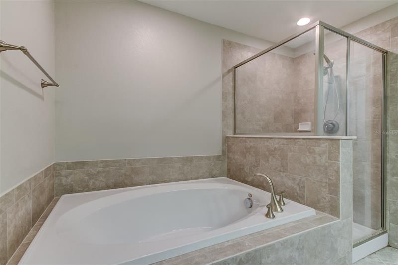 最近租的: $2,600 (3 贝兹, 2 浴室, 1799 平方英尺)