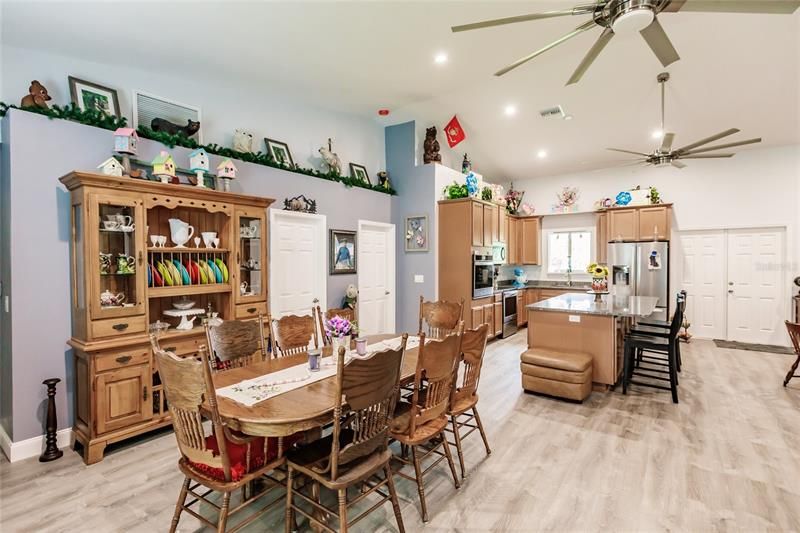 Recently Sold: $500,000 (5 beds, 3 baths, 2468 Square Feet)