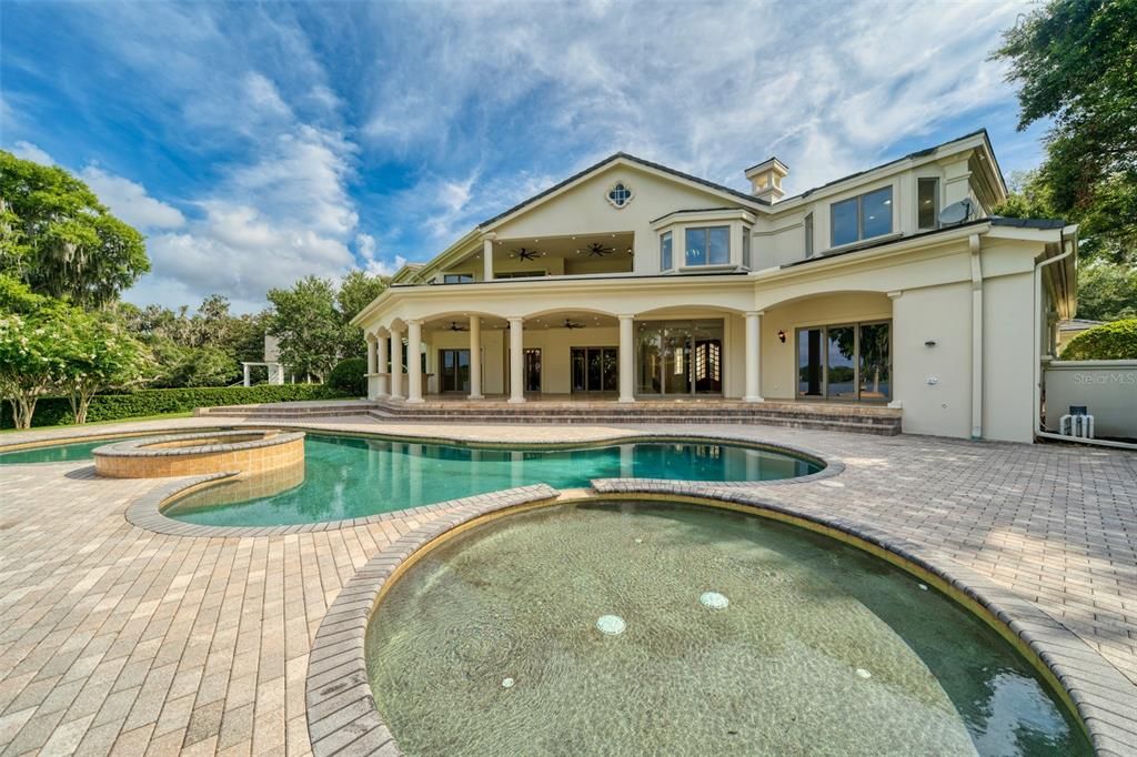 Recently Sold: $4,950,000 (5 beds, 5 baths, 7568 Square Feet)